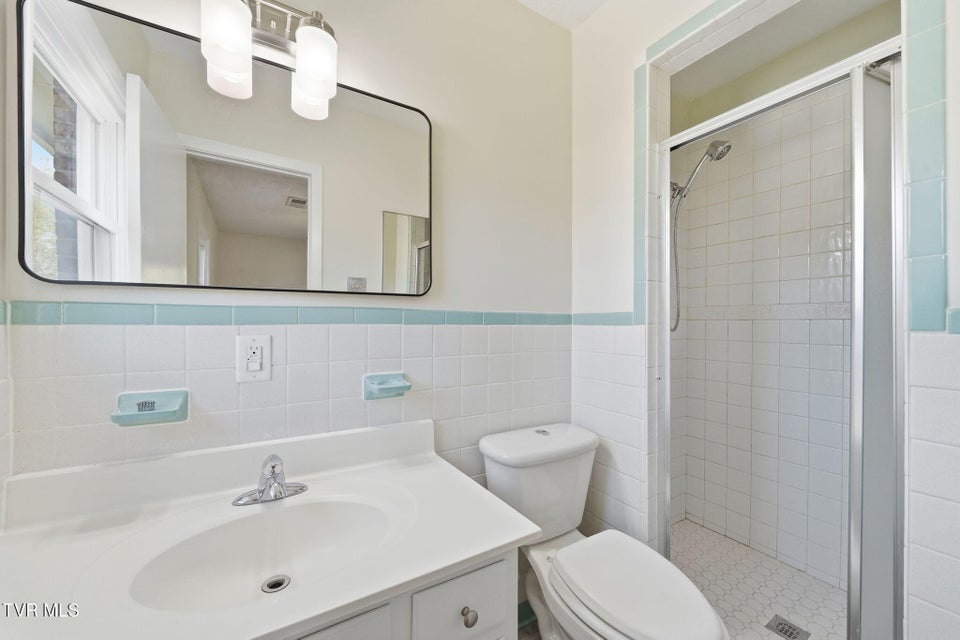 Photo #26: 515 Poplar Street