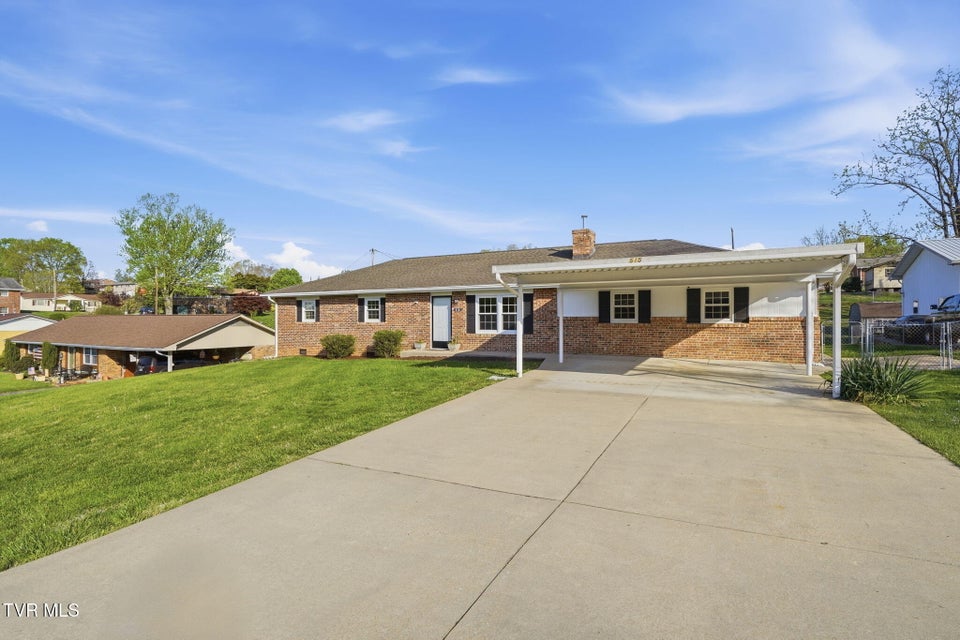 Photo #2: 515 Poplar Street