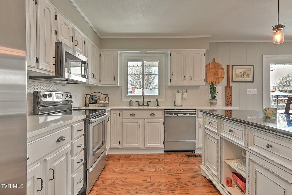 Photo #18: 2108 Swannanoa Avenue