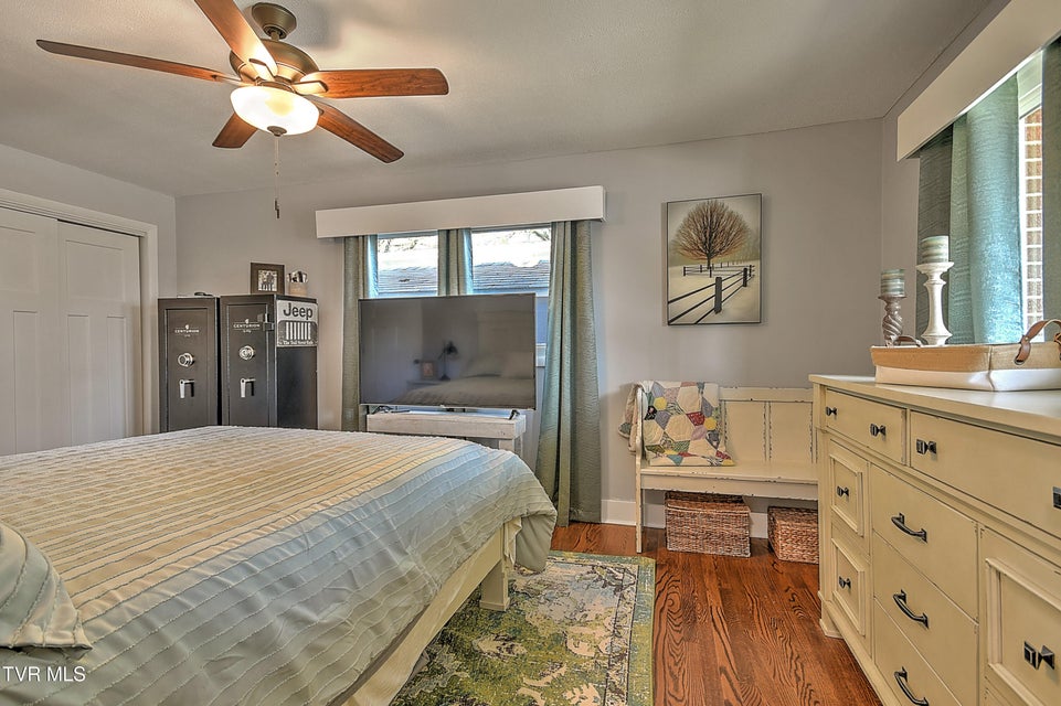 Photo #31: 2108 Swannanoa Avenue