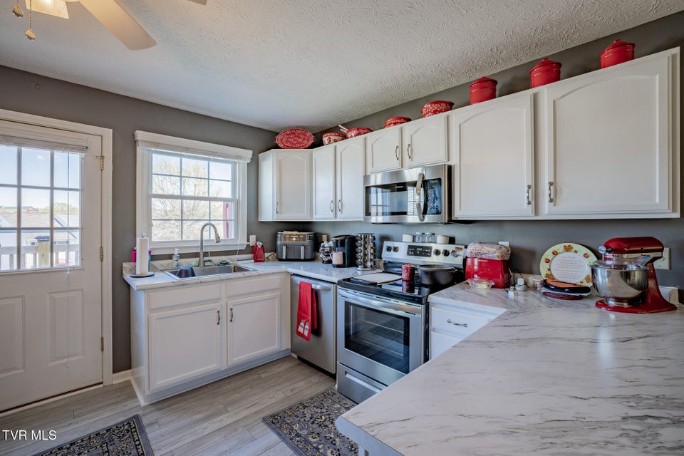 Photo #4: 681 Beaverview Drive