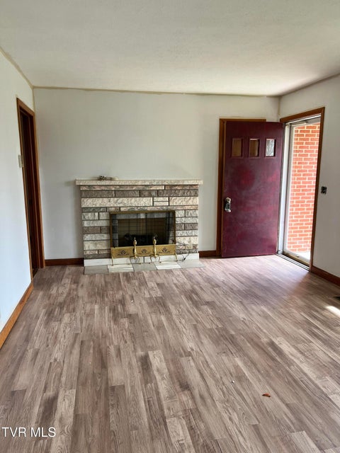 Photo #2: 936 Delrose Drive