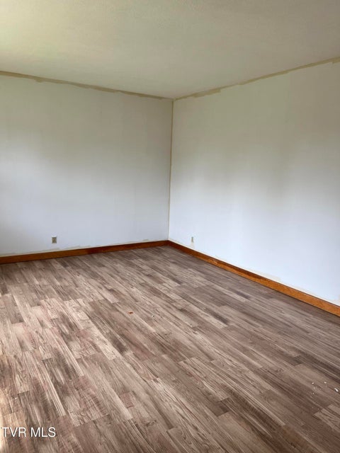 Photo #3: 936 Delrose Drive