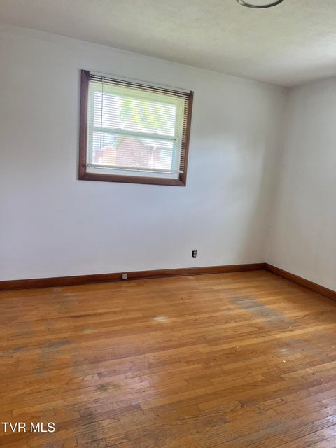 Photo #6: 936 Delrose Drive