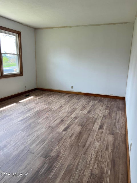 Photo #10: 936 Delrose Drive