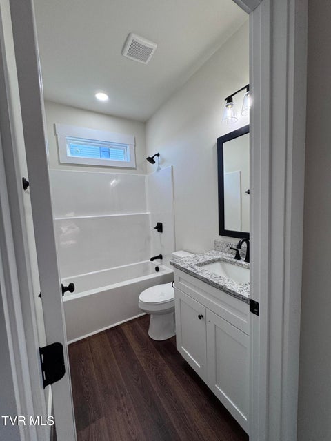 Photo #17: 585 Ten Mile View