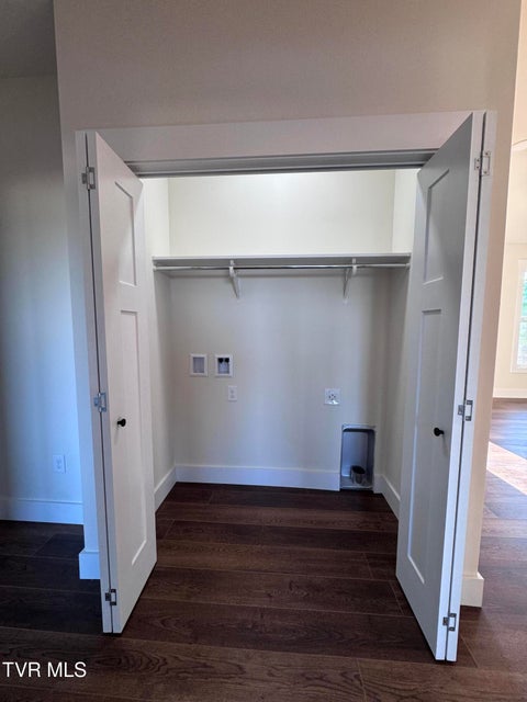 Photo #18: 585 Ten Mile View