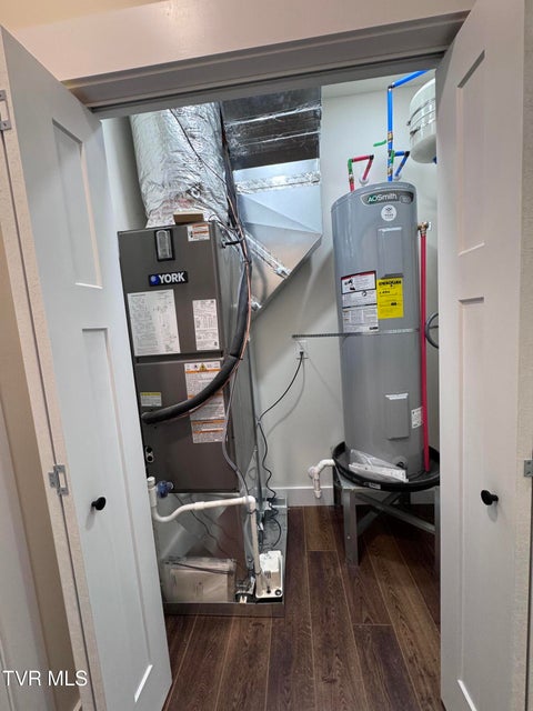 Photo #23: 585 Ten Mile View