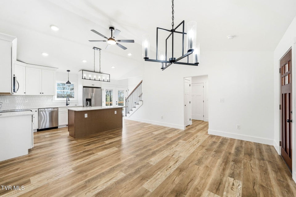 Photo #10: 124 Hidden Valley Road