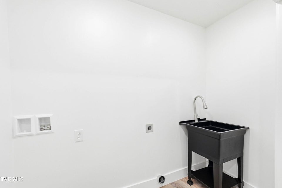 Photo #20: 124 Hidden Valley Road