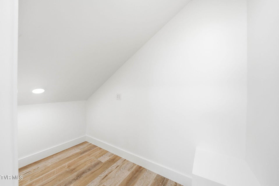 Photo #25: 124 Hidden Valley Road