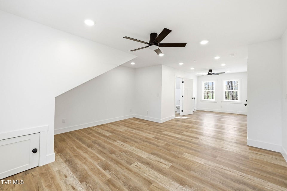 Photo #24: 124 Hidden Valley Road