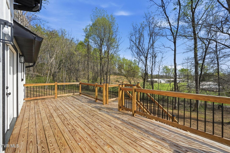 Photo #32: 124 Hidden Valley Road