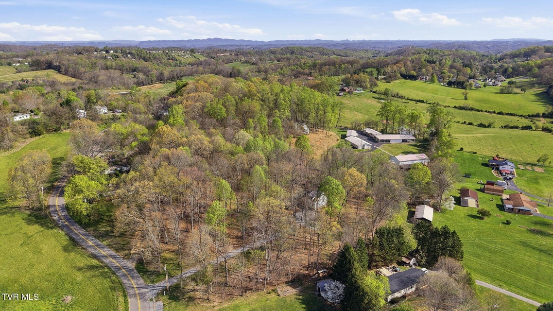 Photo #38: 124 Hidden Valley Road