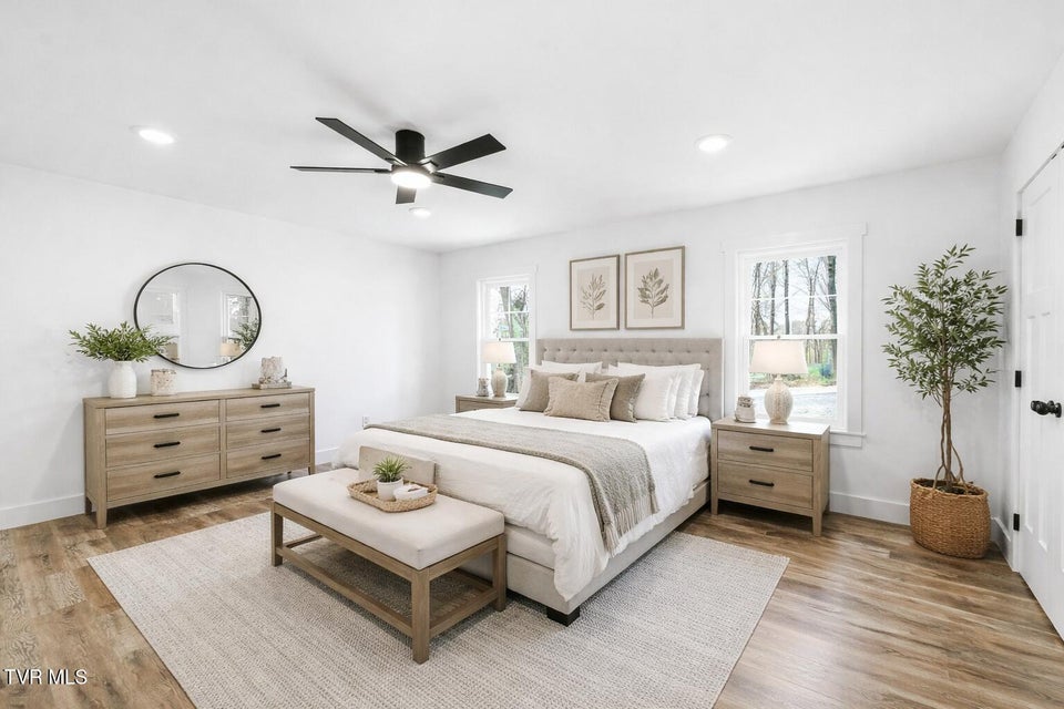 Photo #13: 124 Hidden Valley Road