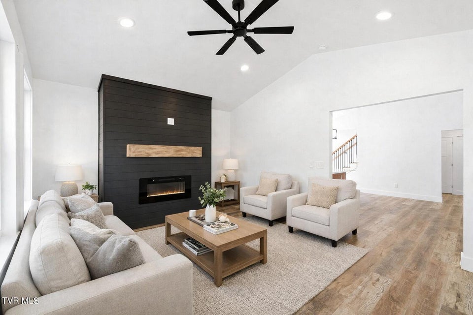 Photo #12: 124 Hidden Valley Road