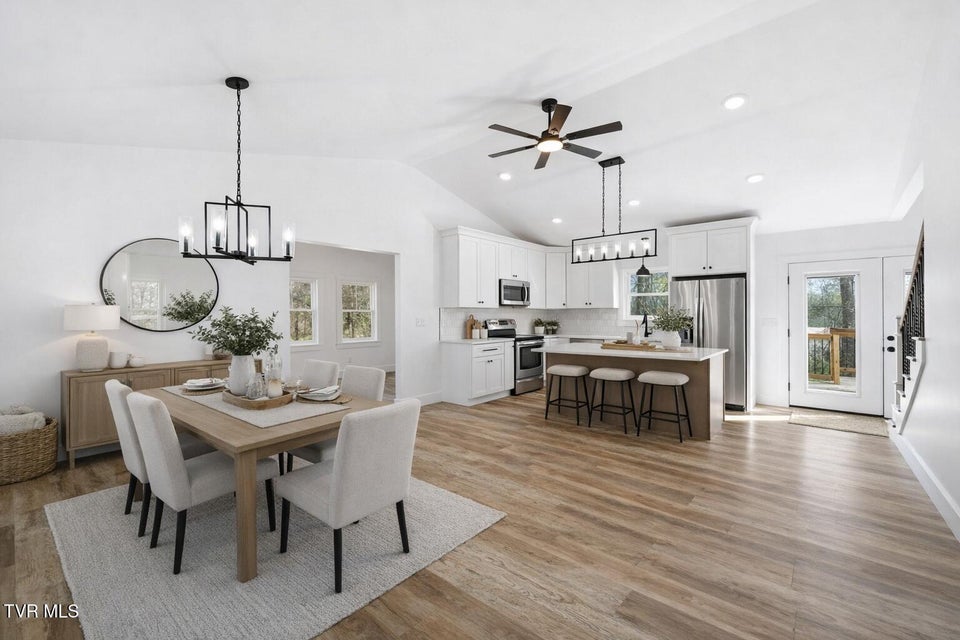 Photo #5: 124 Hidden Valley Road