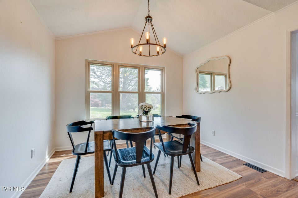 Photo #11: 231 Rivergate Manor