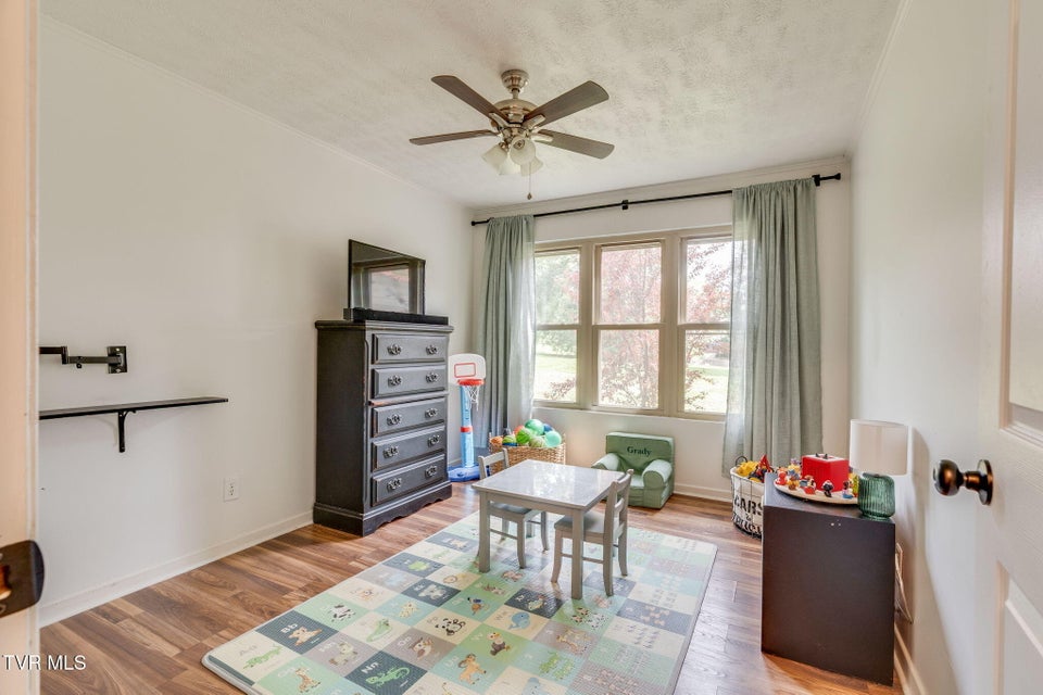 Photo #12: 231 Rivergate Manor