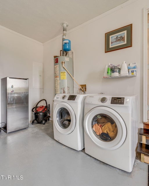 Photo #22: 231 Rivergate Manor