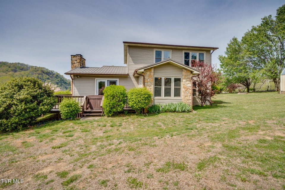 Photo #25: 231 Rivergate Manor