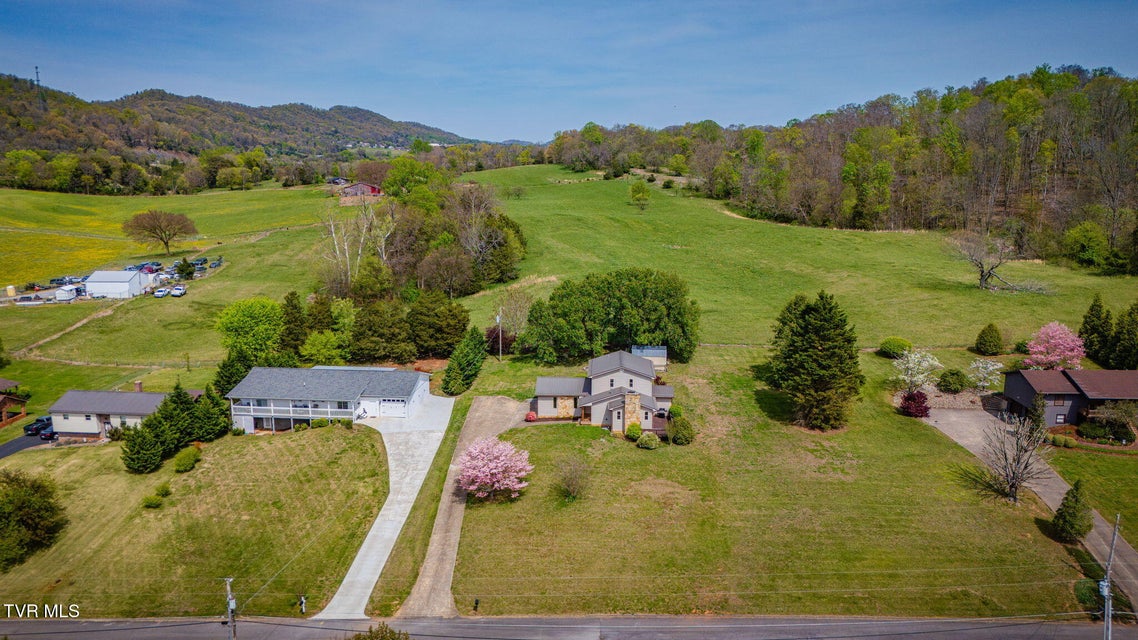 Photo #28: 231 Rivergate Manor