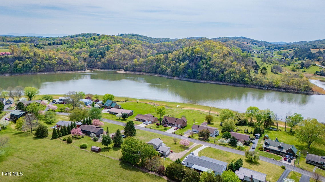 Photo #31: 231 Rivergate Manor