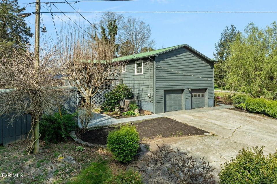 Photo #3: 524 Mountain View Drive