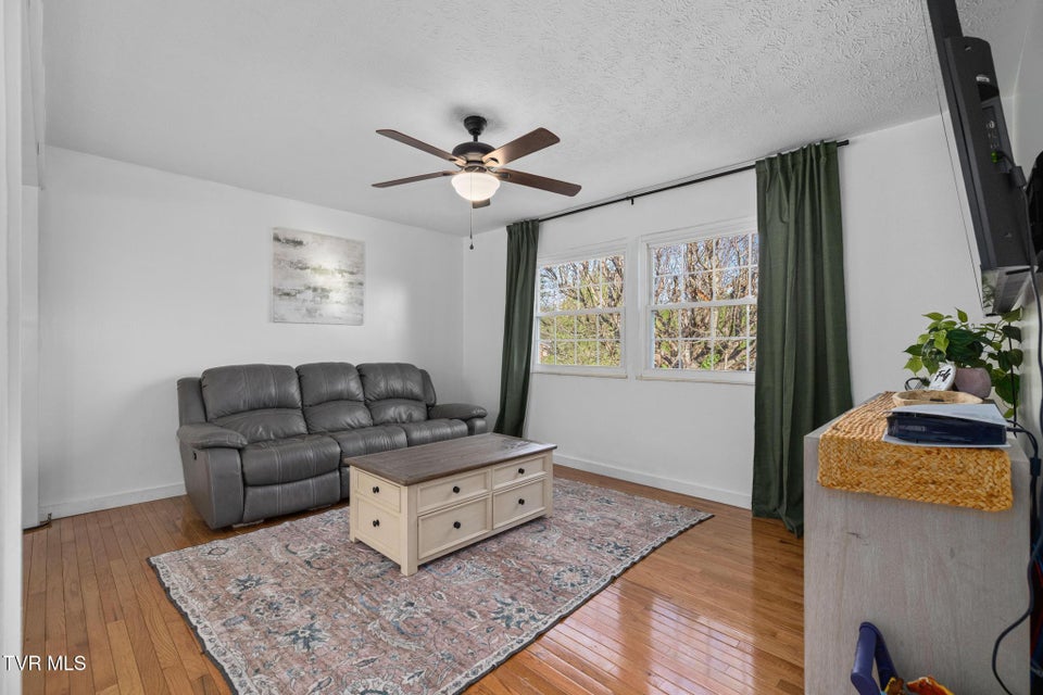 Photo #6: 524 Mountain View Drive