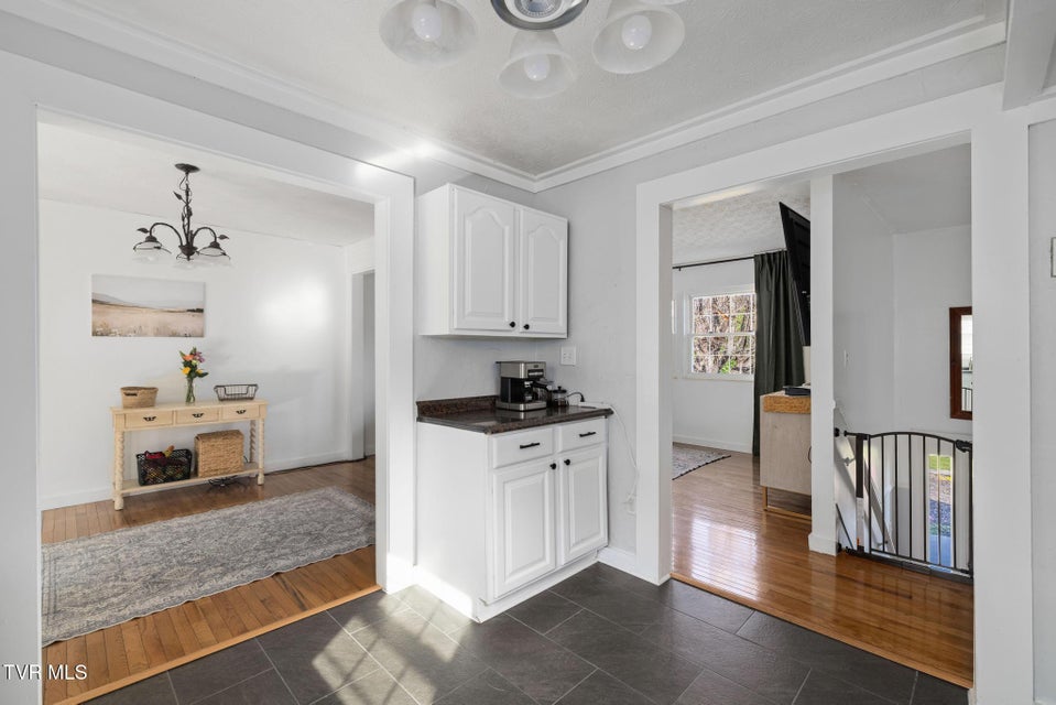 Photo #11: 524 Mountain View Drive