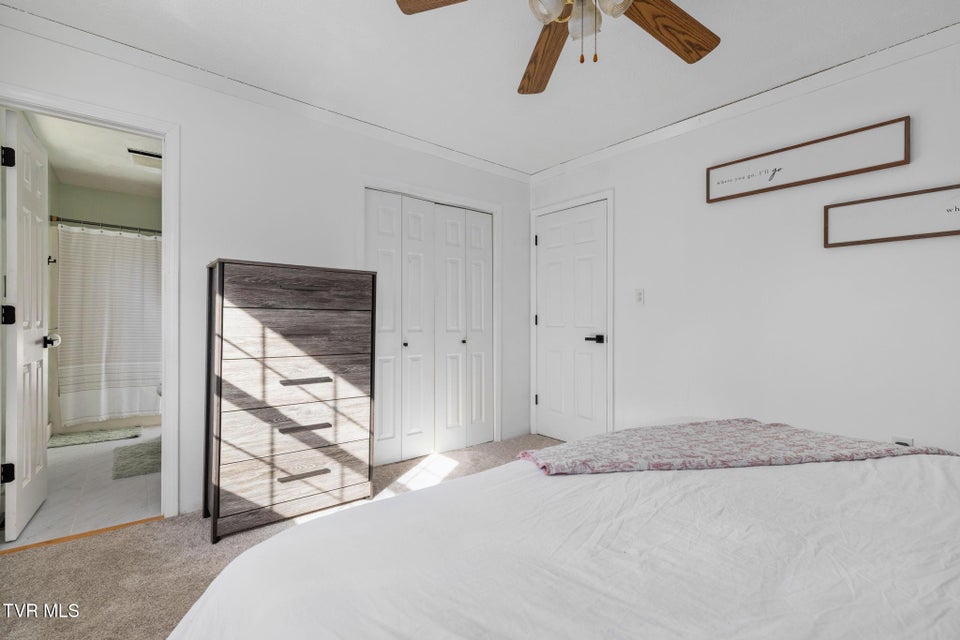 Photo #18: 524 Mountain View Drive