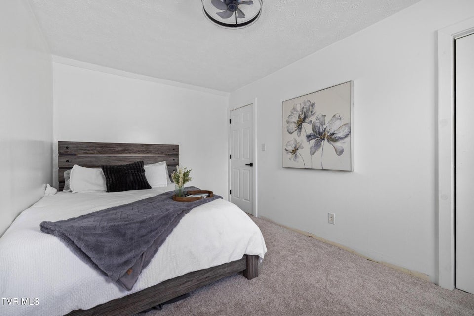 Photo #19: 524 Mountain View Drive