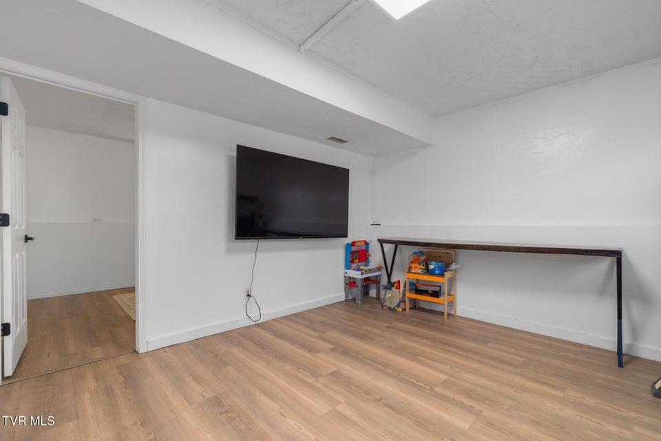 Photo #27: 524 Mountain View Drive