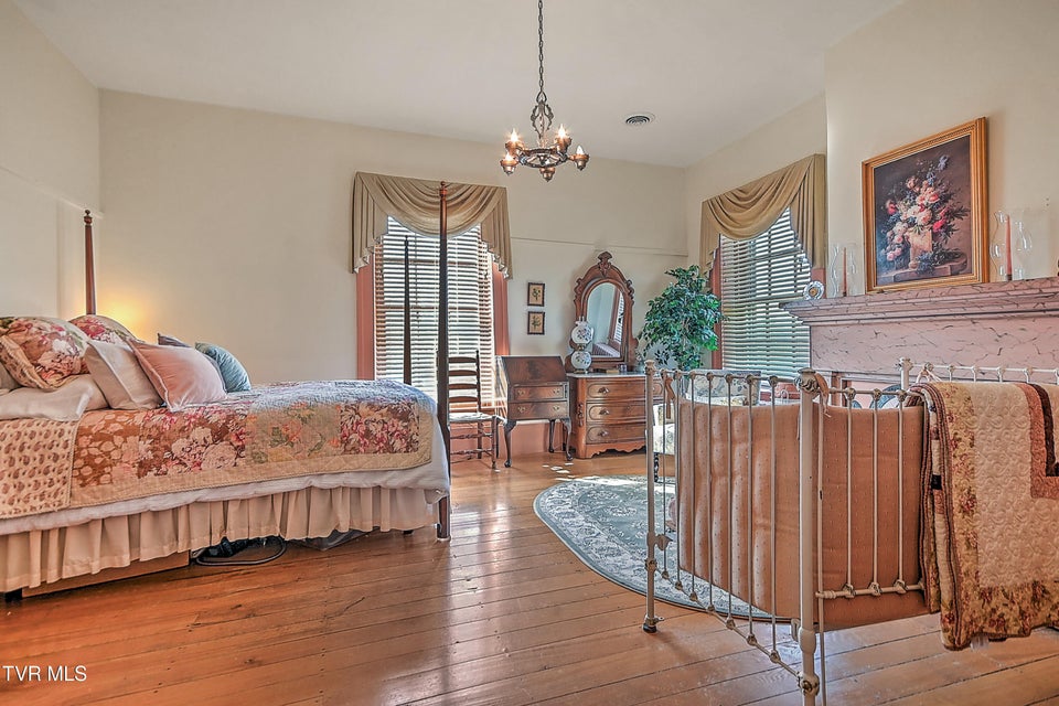 Photo #38: 1549 Highway 126 