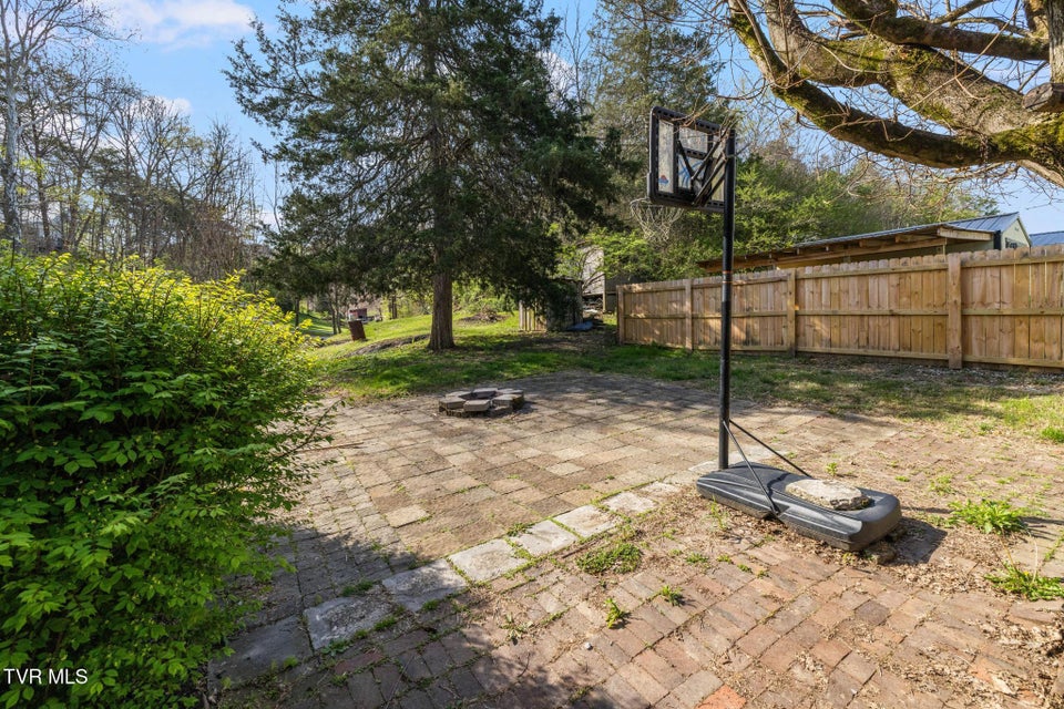 Photo #40: 524 Mountain View Drive