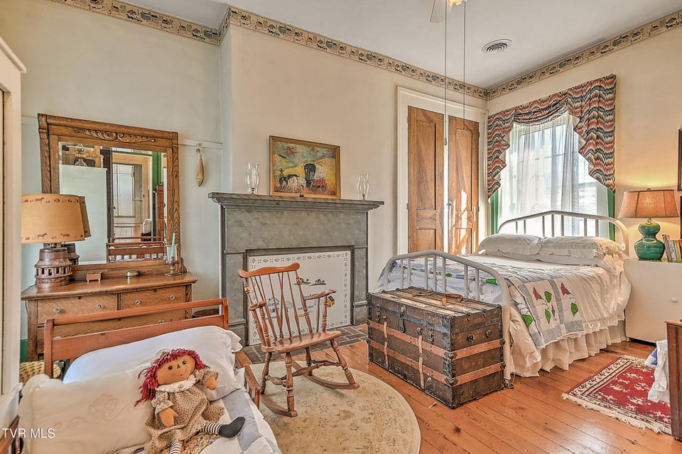 Photo #44: 1549 Highway 126 