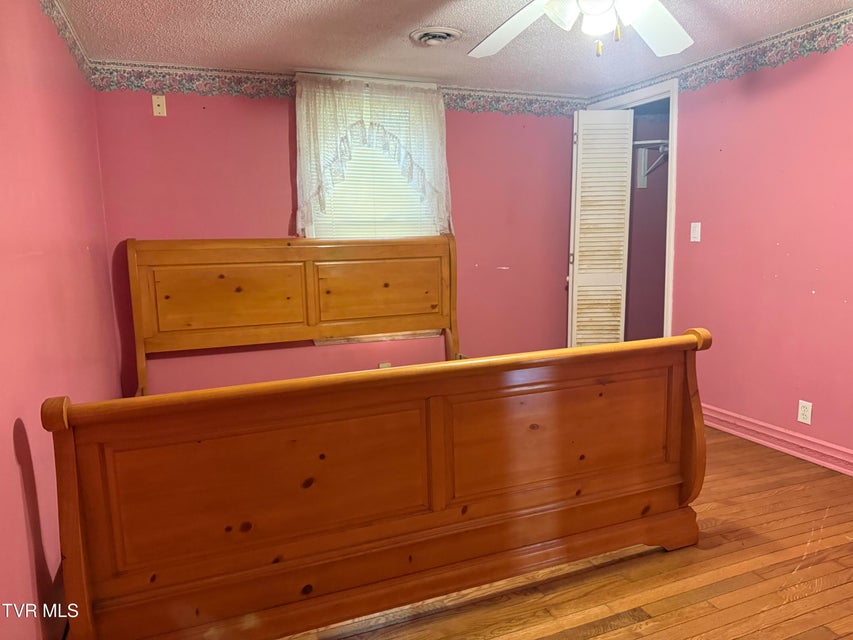 Photo #38: 664 Currin Valley Road