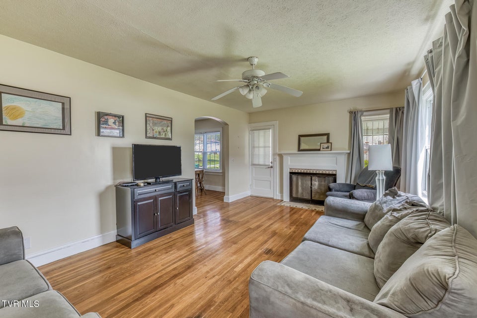 Photo #7: 203 School Avenue