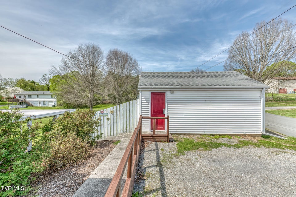 Photo #23: 203 School Avenue