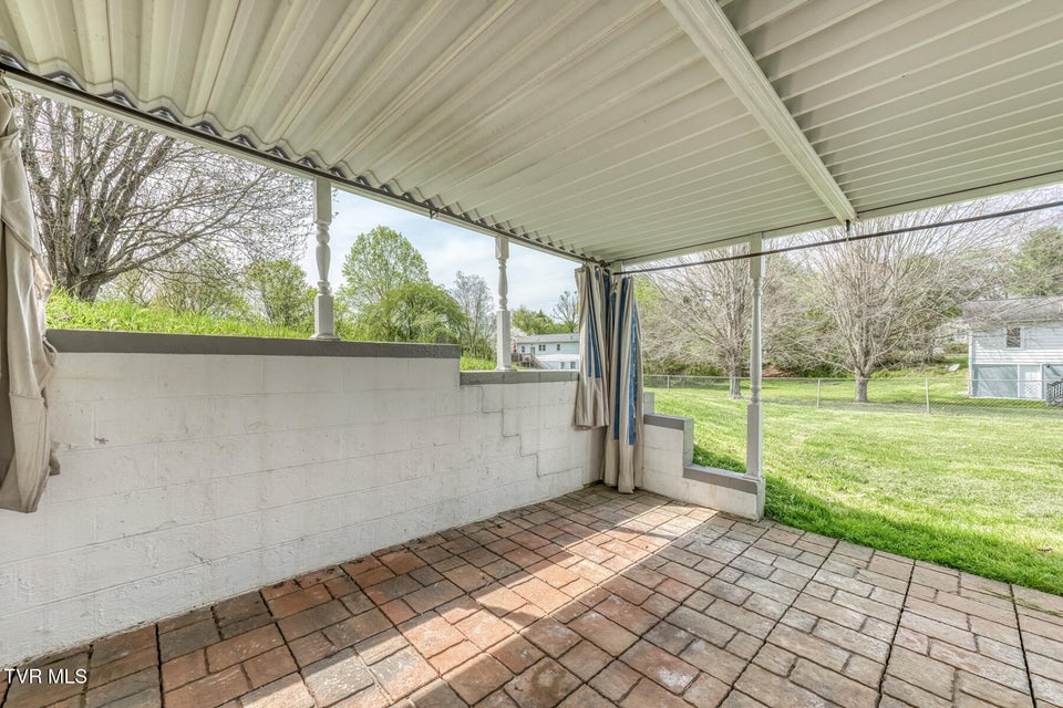 Photo #27: 203 School Avenue