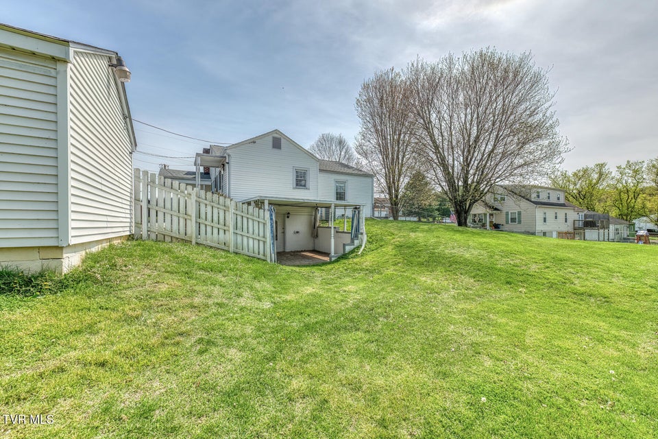 Photo #28: 203 School Avenue