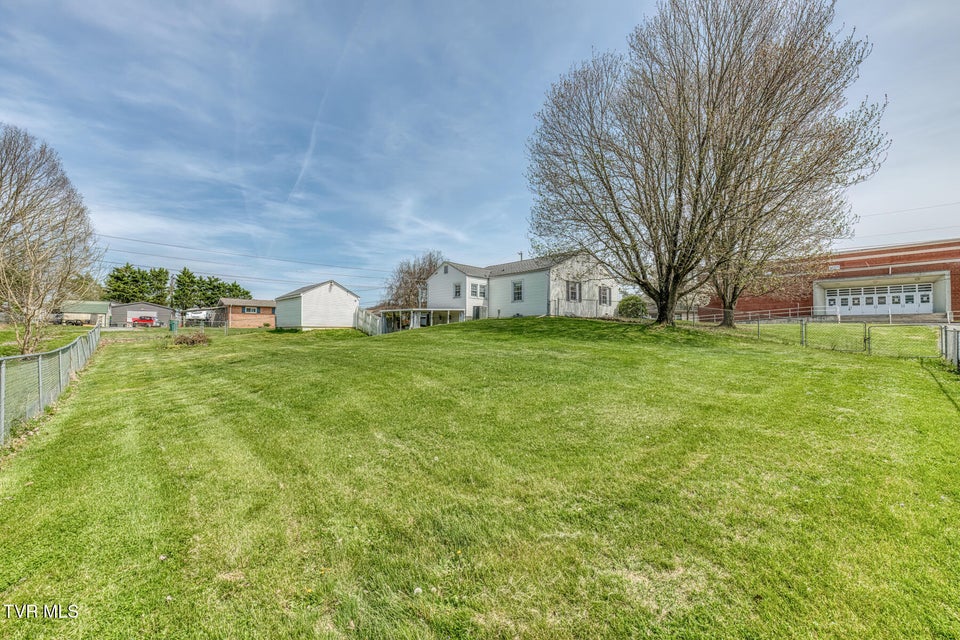 Photo #29: 203 School Avenue