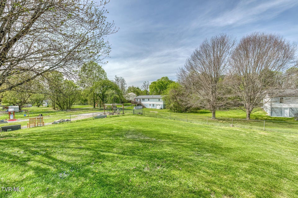 Photo #32: 203 School Avenue