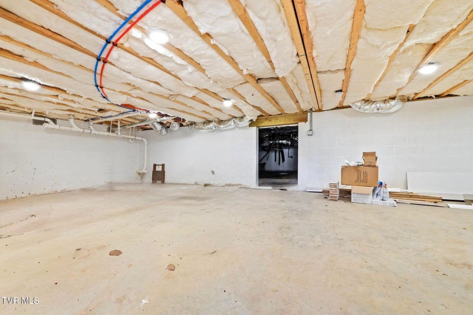 Photo #34: 124 Hidden Valley Road