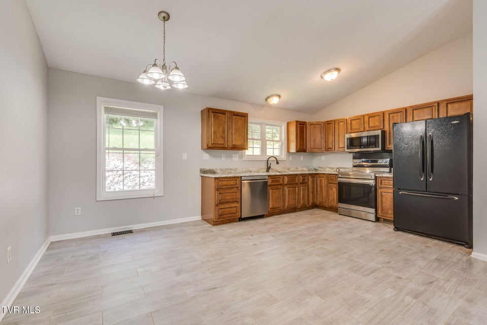 Photo #7: 108 Plymouth Hill