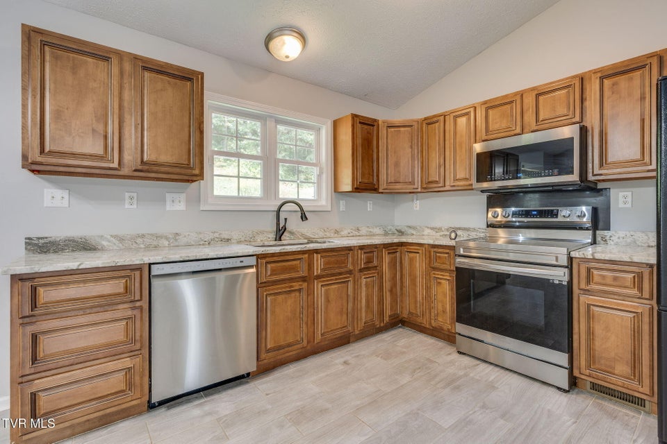 Photo #9: 108 Plymouth Hill