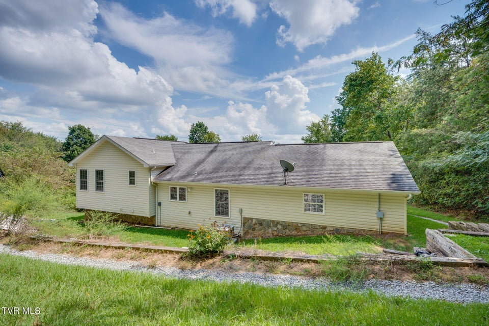 Photo #32: 108 Plymouth Hill