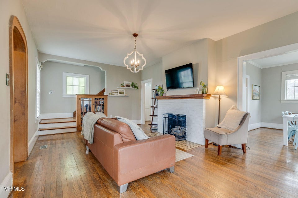 Photo #8: 911 Georgia Avenue