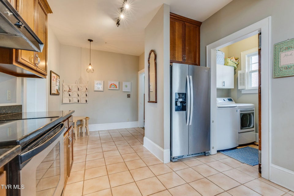 Photo #21: 911 Georgia Avenue