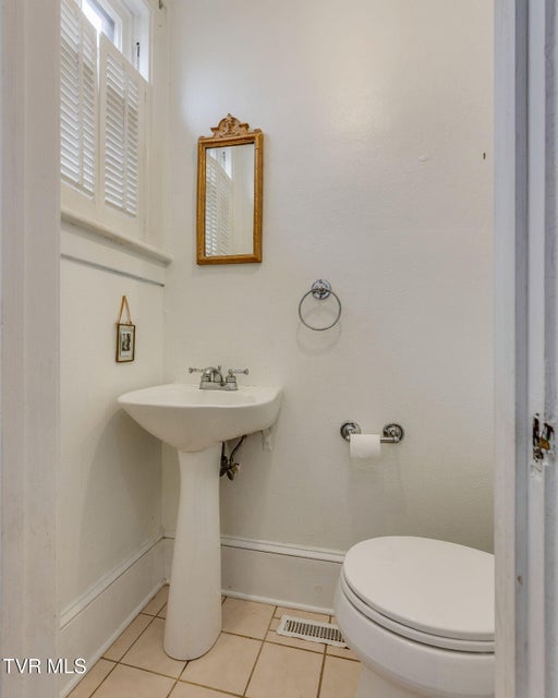 Photo #22: 911 Georgia Avenue